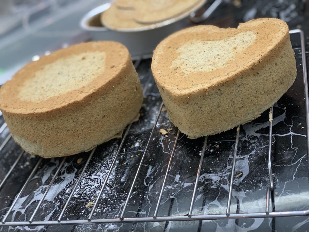 不“气疯”的戚风蛋糕-黑芝麻戚风