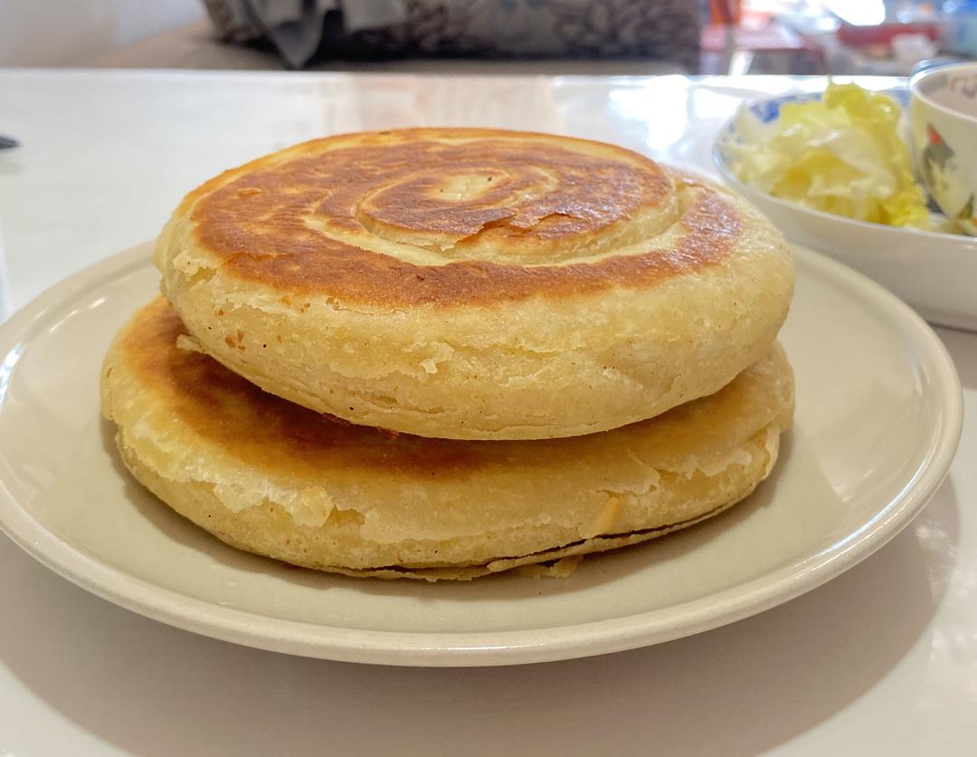 外酥里软的五香发面饼的做法