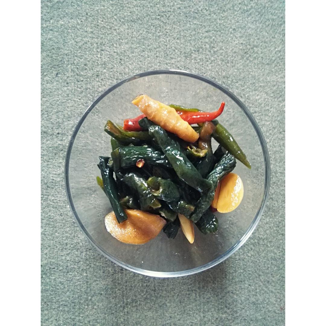 妈妈的腌黄瓜辣椒