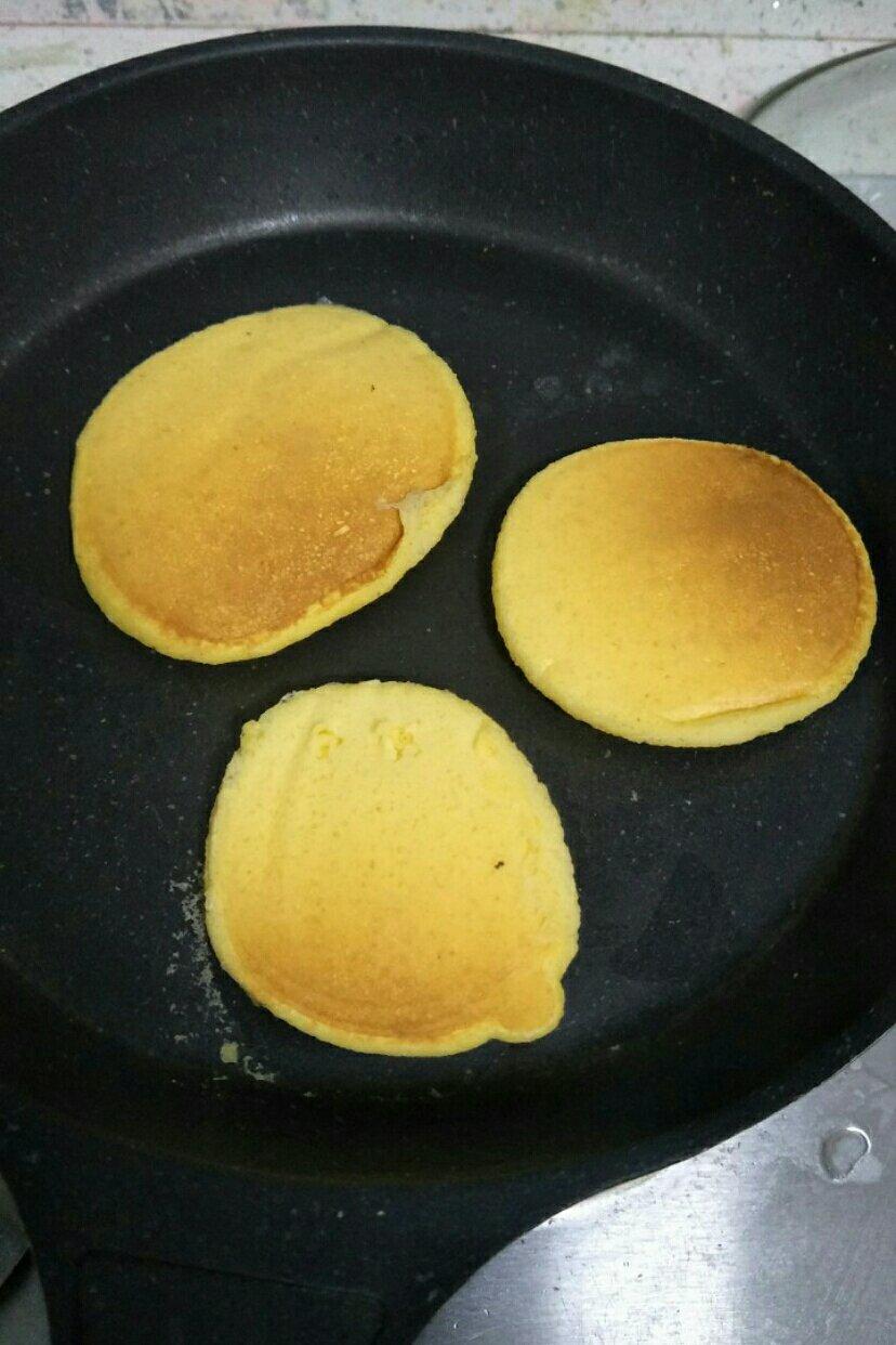 奶香玉米饼