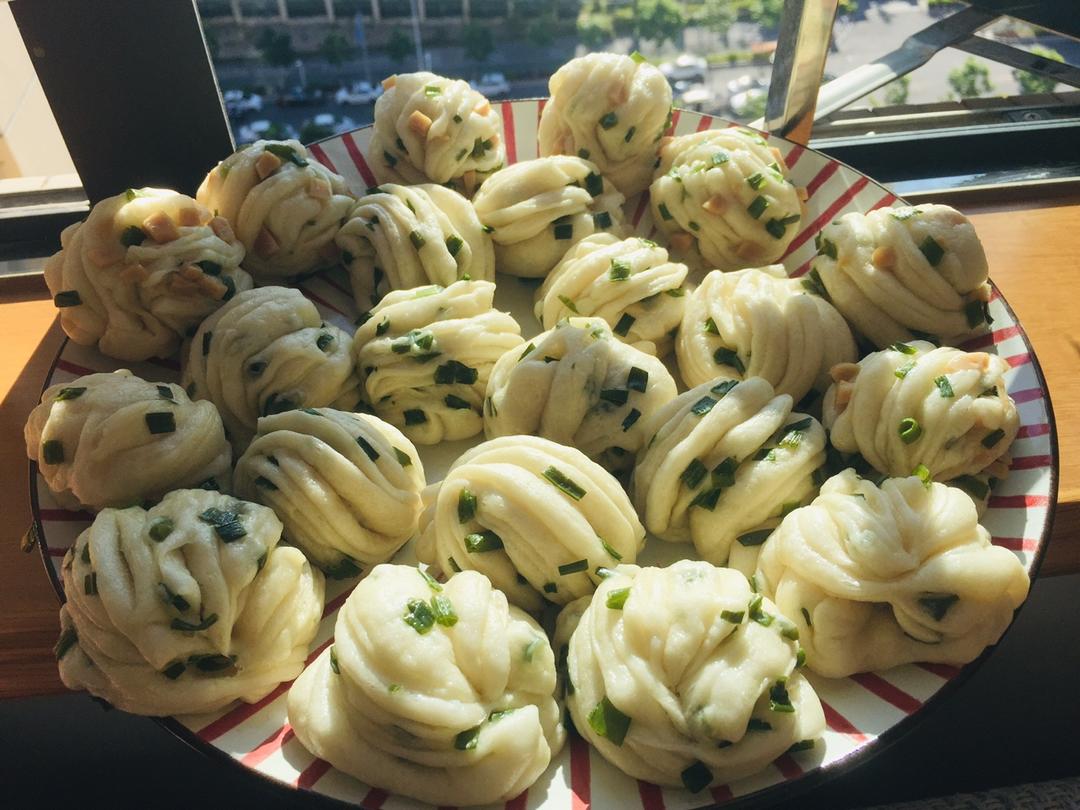 传统的葱油花卷