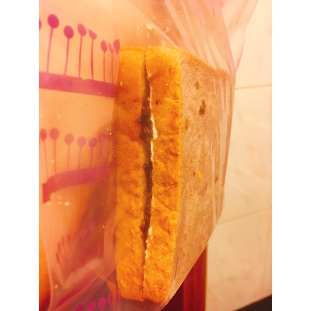 网红紫米奶酪包