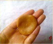 广式豆沙蛋黄月饼的做法 步骤15