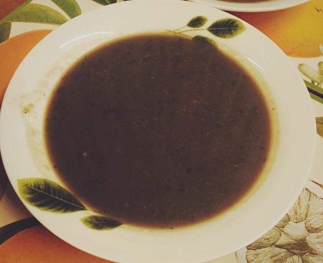 法式洋葱汤之暗黑料理版（紫洋葱版）的做法