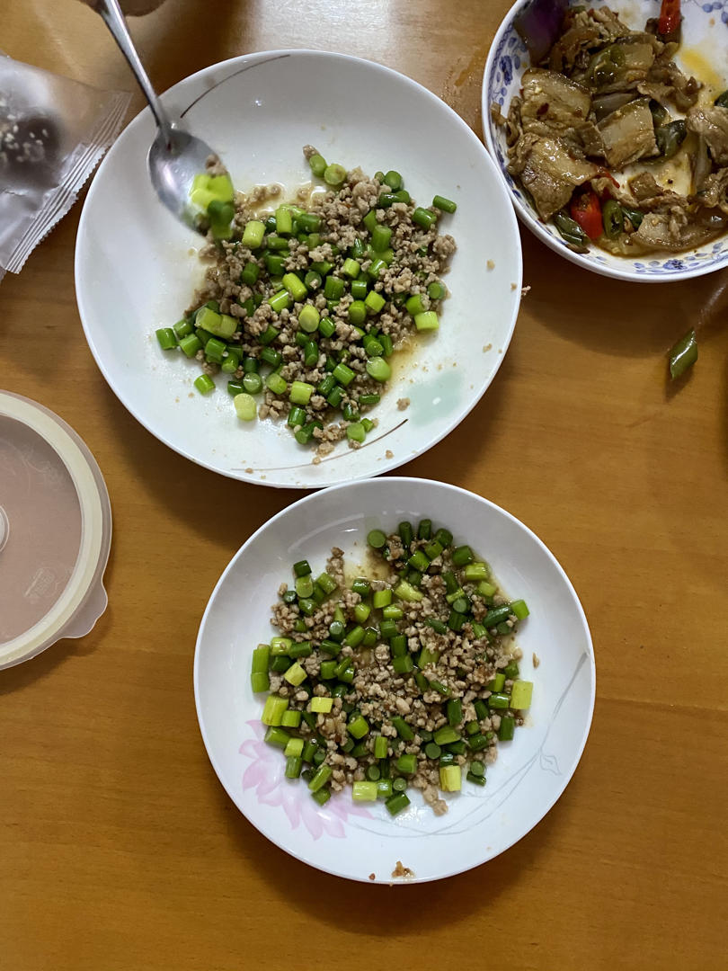 巨下饭的【蒜苔肉沫】，十分钟快手好吃到爆