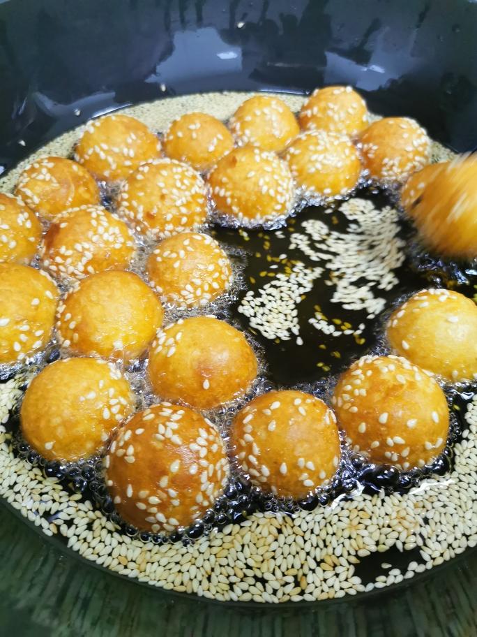 炸地瓜丸子的做法 步骤2