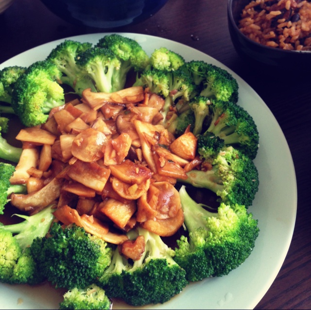 杏鲍菇扣西兰花