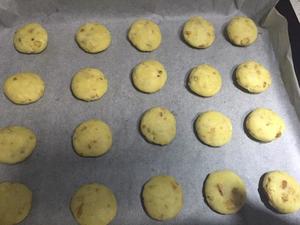 奶酪核桃香酥咸味饼干的做法 步骤3