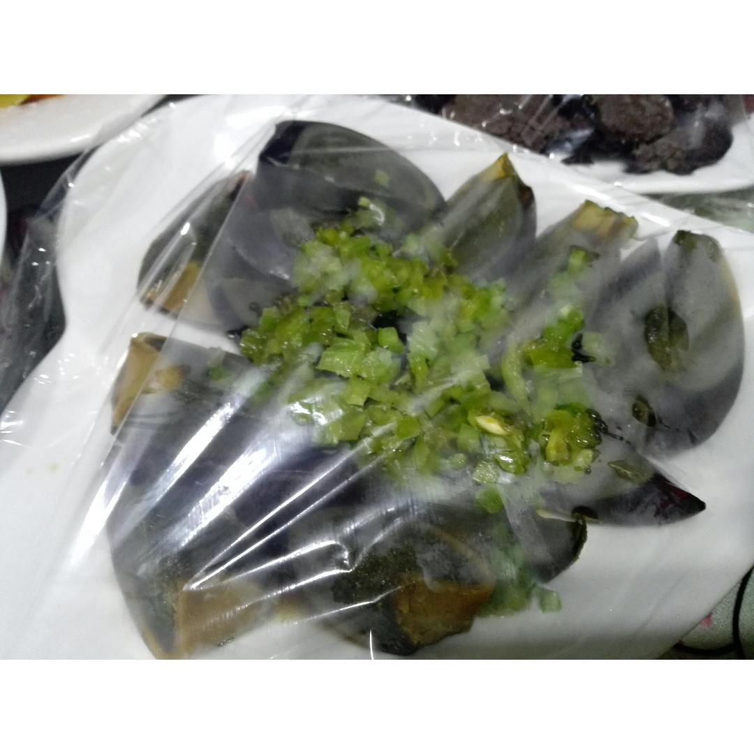 凉拌皮蛋