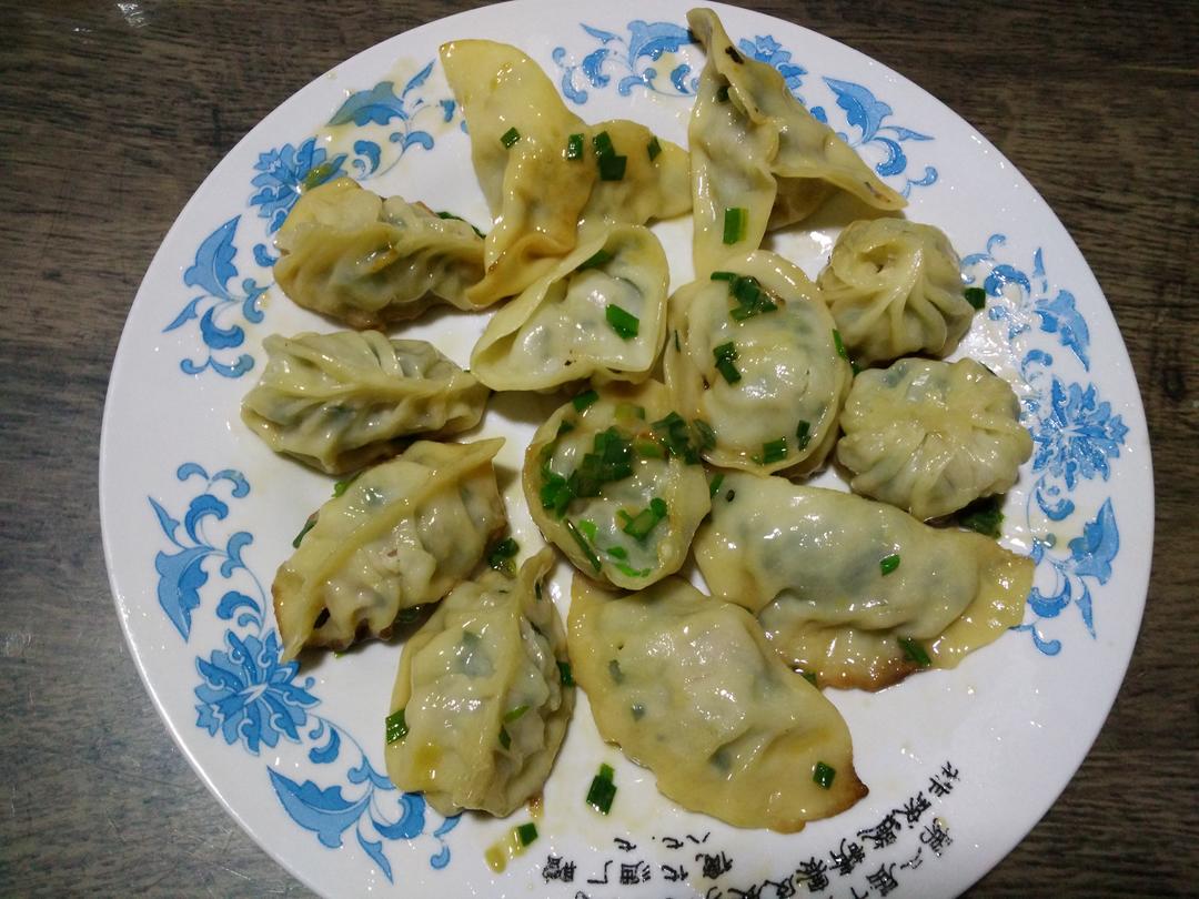 早餐来一锅香脆的生煎饺子