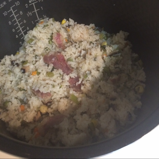 电饭锅版香菇腊肠饭