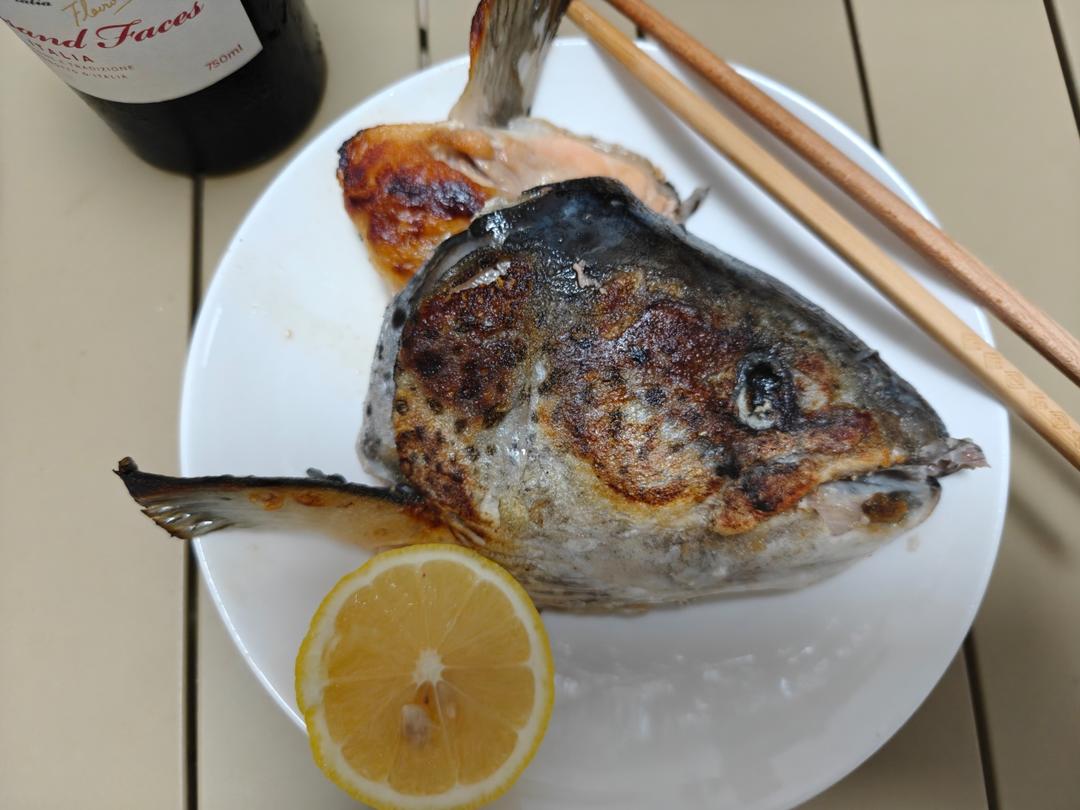 柠汁煎三文鱼头