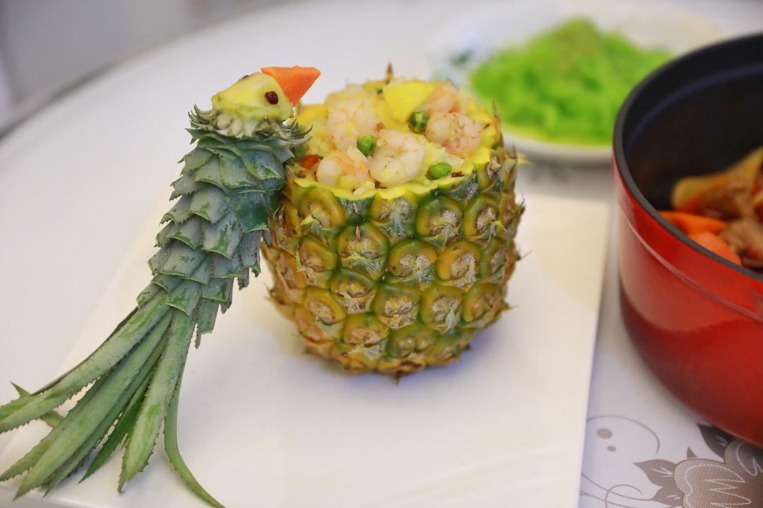 鸟语花香菠萝炒饭