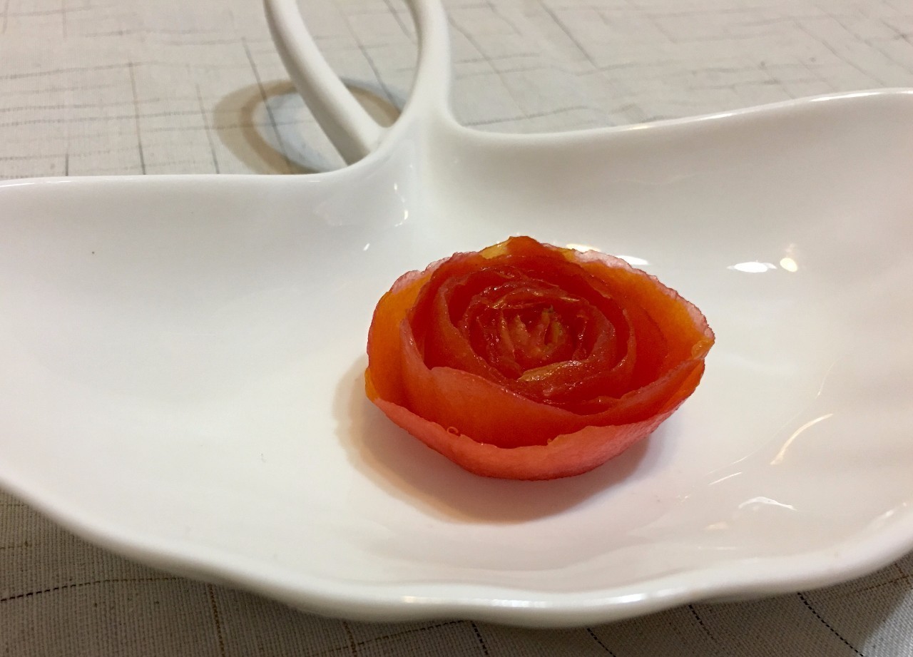 摆盘-玫瑰番茄花，一分钟学会