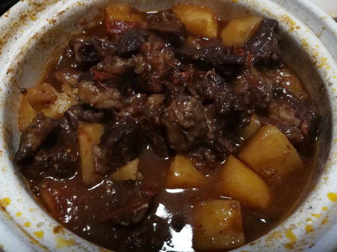 【番茄土豆炖牛腩】