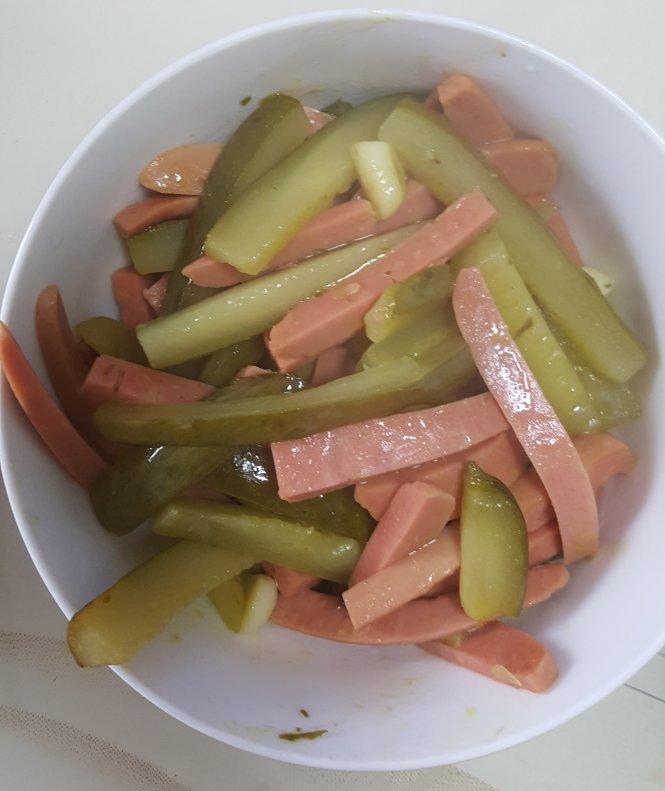 simple玉玉做的酸黄瓜炒火腿肠