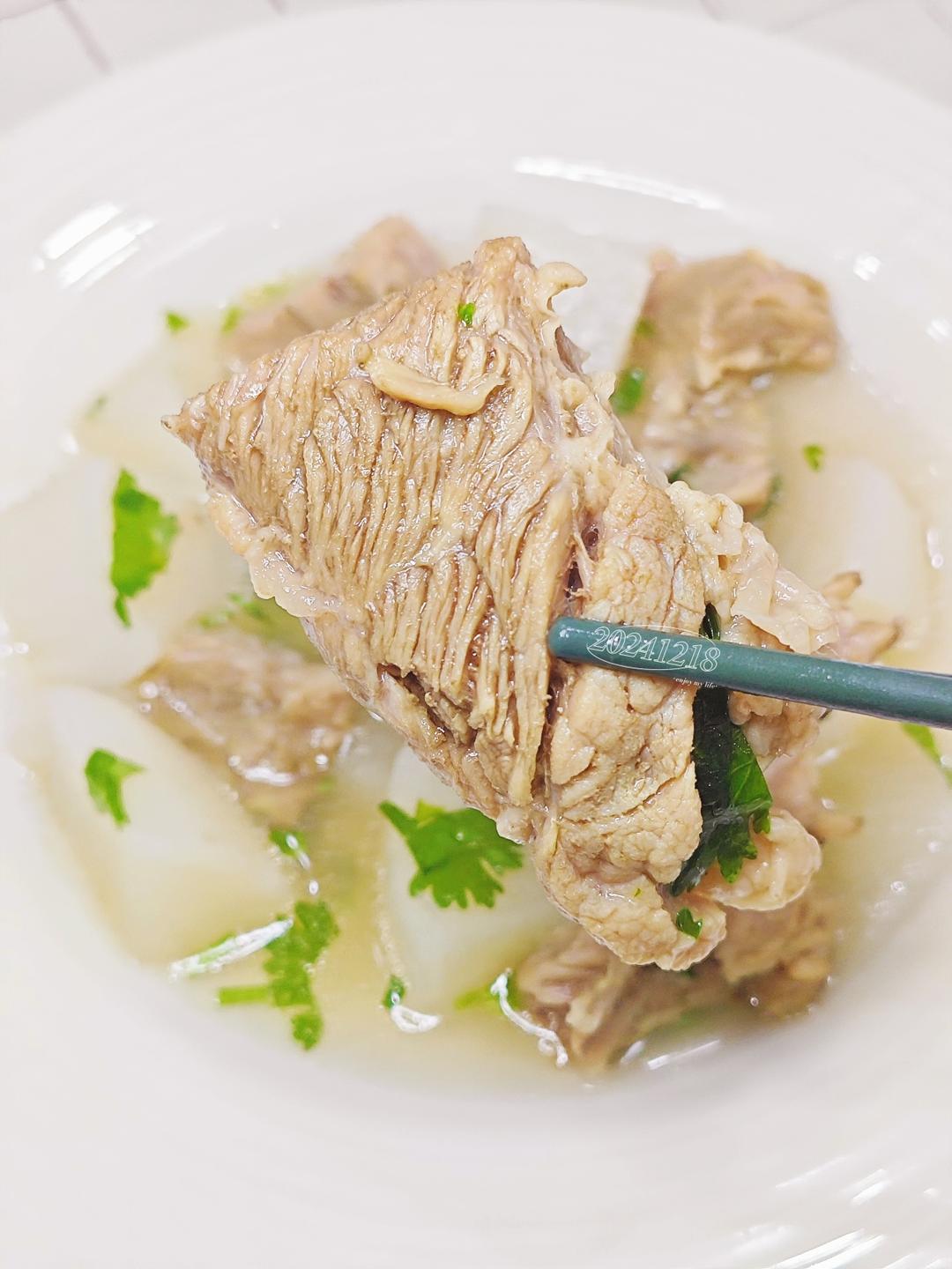🐂清汤白萝卜牛肋条🐂—大口吃肉满口清汤❗️简简单单交给时间炖煮就ok咯❗️