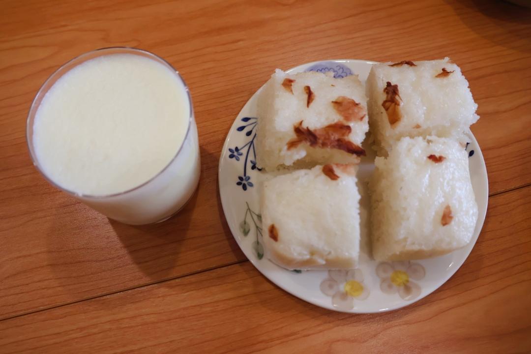 酒酿大米发糕，比普通发糕更好吃哦！
