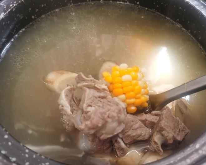牛蒡龙骨玉米汤的做法