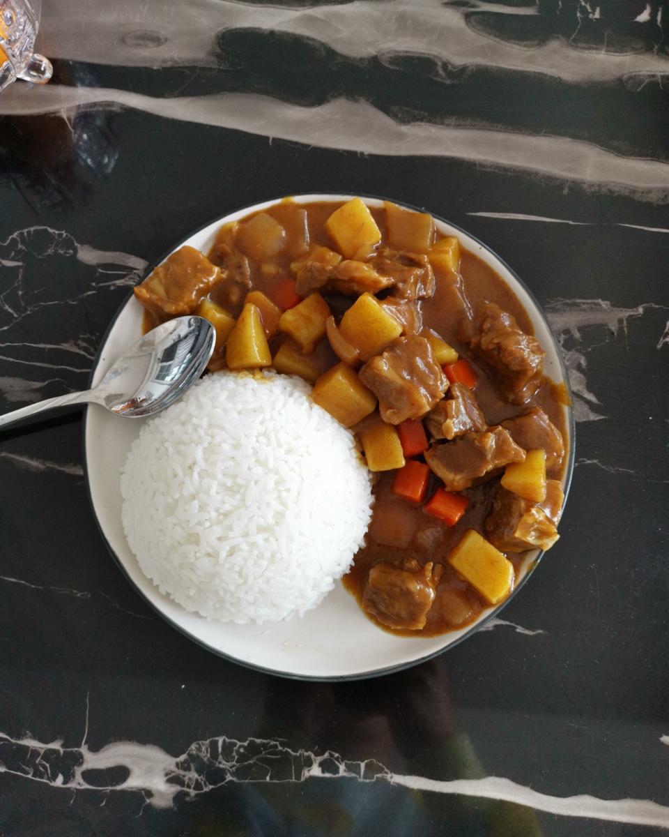 香浓咖喱牛肉饭&麻辣牛肉面