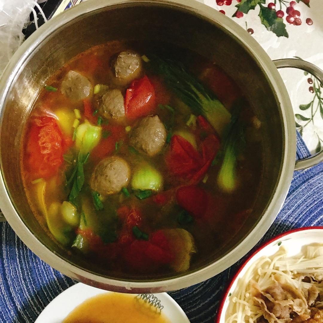 番茄杂蔬肉丸汤-微微酸辣好吃又好喝