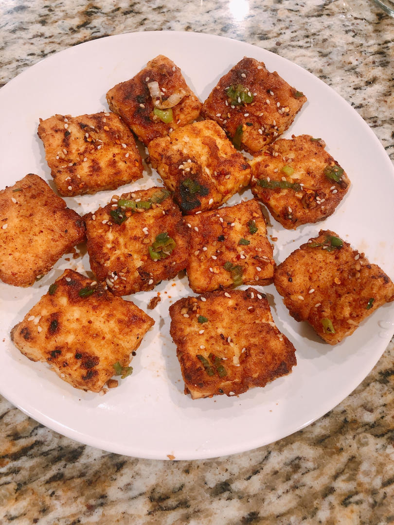 完胜路边摊：香煎孜然豆腐