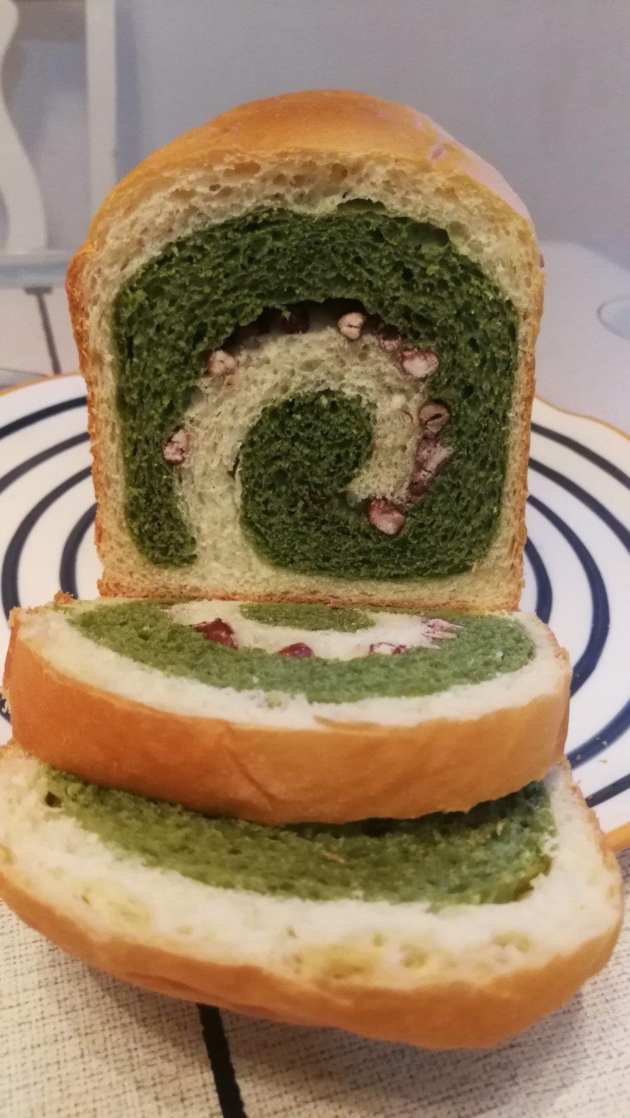 清香柔软的抹茶红豆吐司