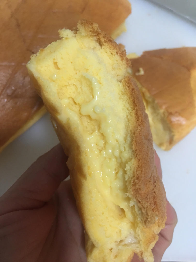 堪比柯基屁股
爆浆芝士🧀古早蛋糕