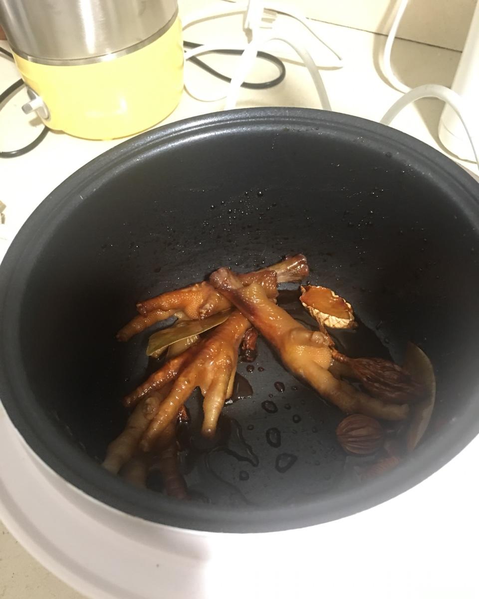 电饭锅脱骨红烧鸡爪