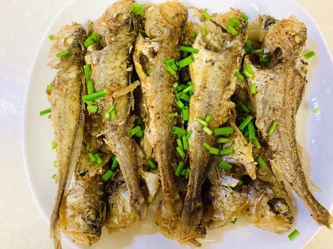 香煎小黄鱼