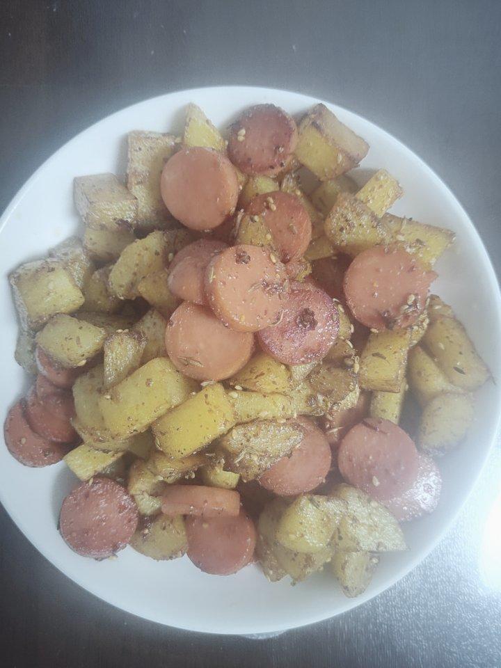 巨好吃的孜然火腿土豆丁