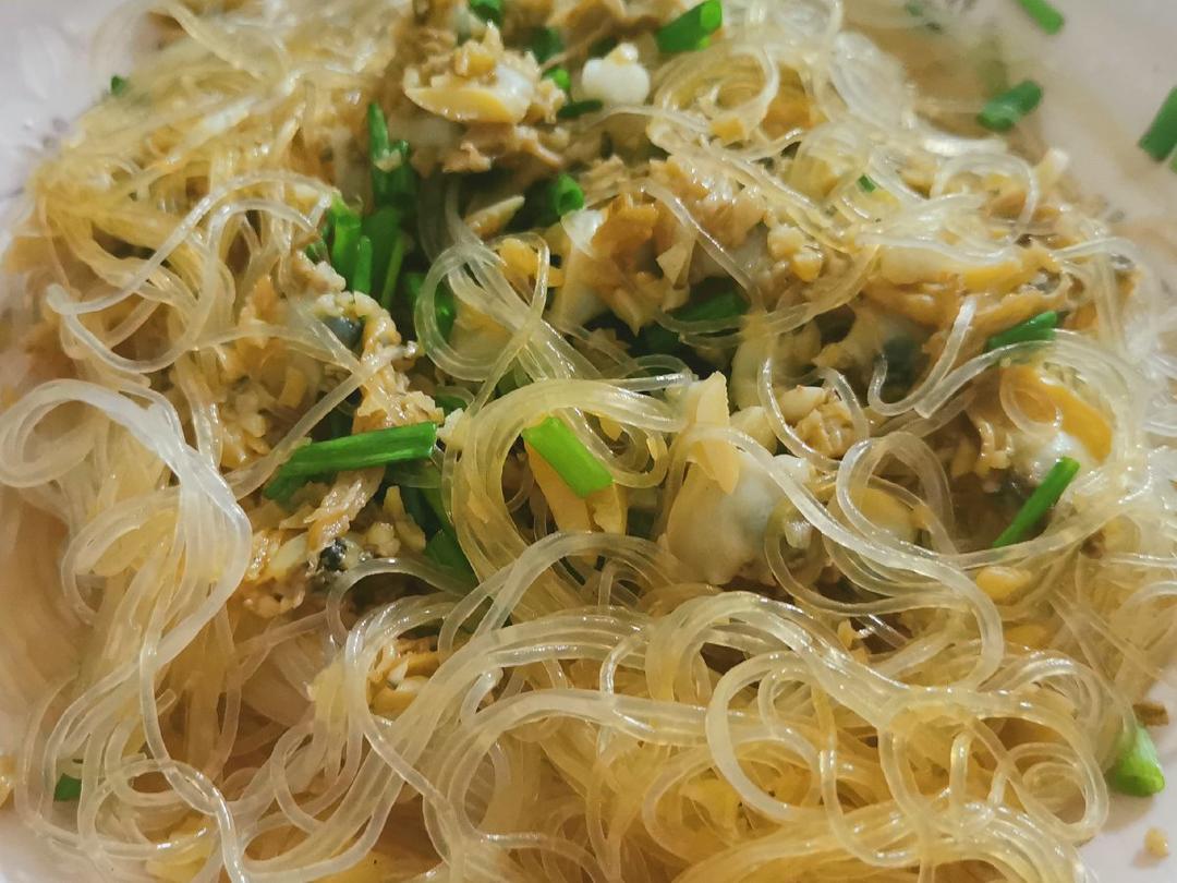 厨师长教你：“粉丝蒸花甲”的家常做法，特别适合老人孩子食用