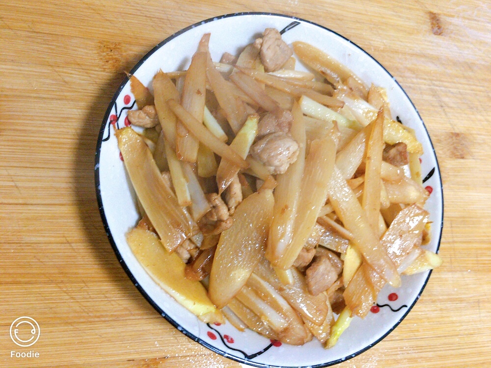 白芦笋炒肉的做法