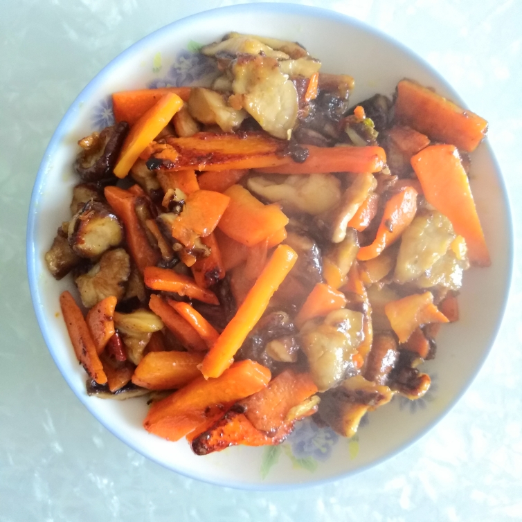 炒香菇红萝卜的做法