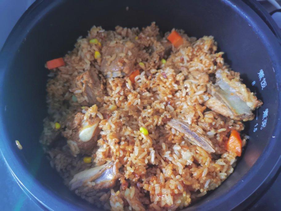 爆赞排骨土豆焖饭