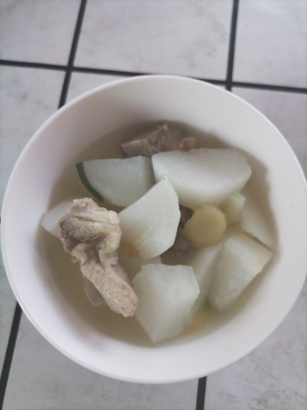 萝卜炖排骨-秋冬懒人汤