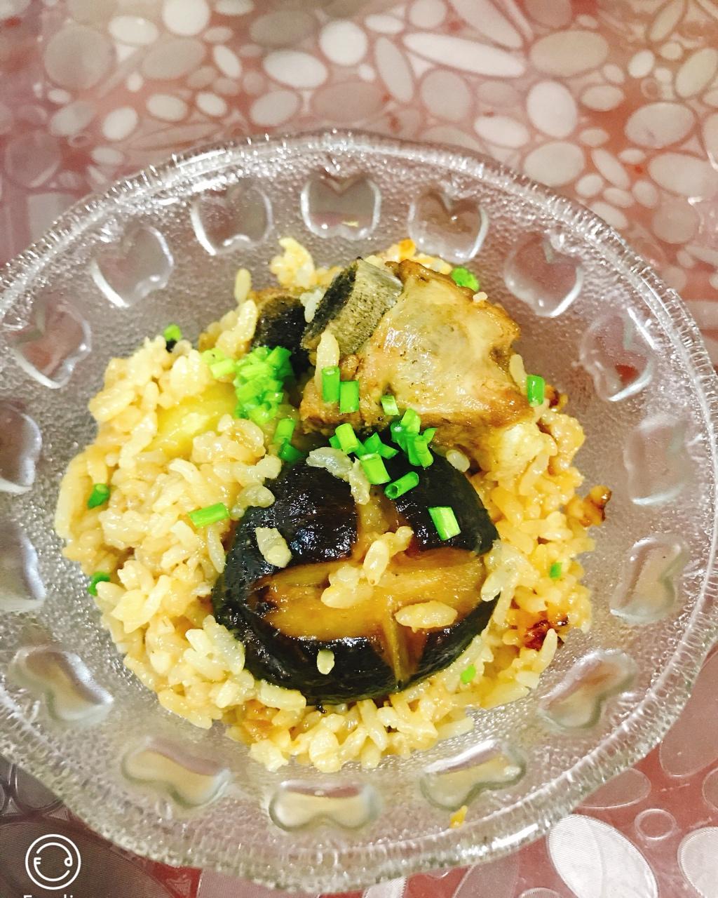 喷香排骨焖饭（爆好吃）