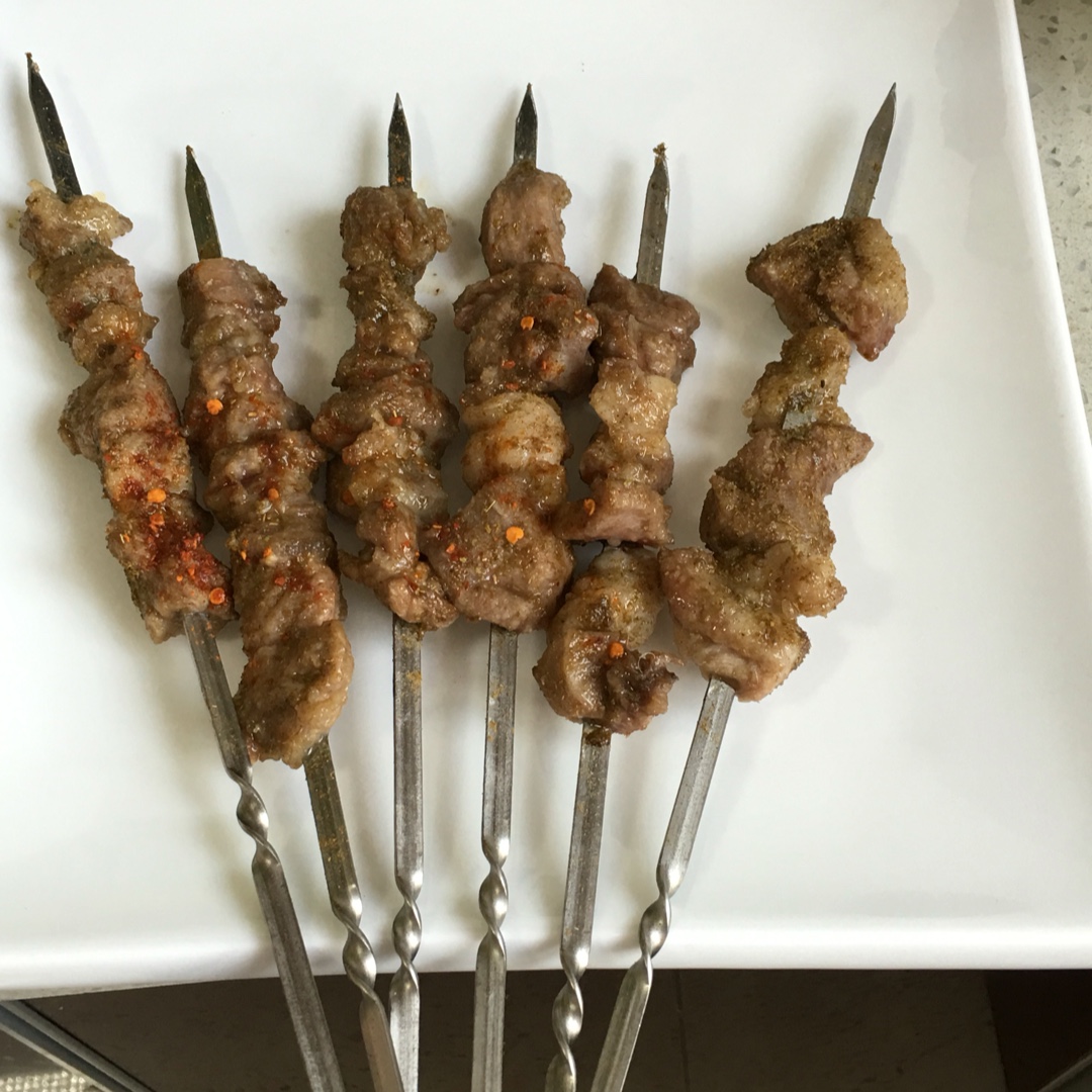 在家也能吃烤羊肉——孜然烤羊肉串