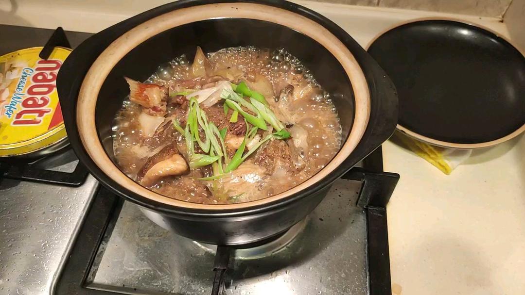这么做《中餐厅》里的砂锅鱼头煲，超简单！