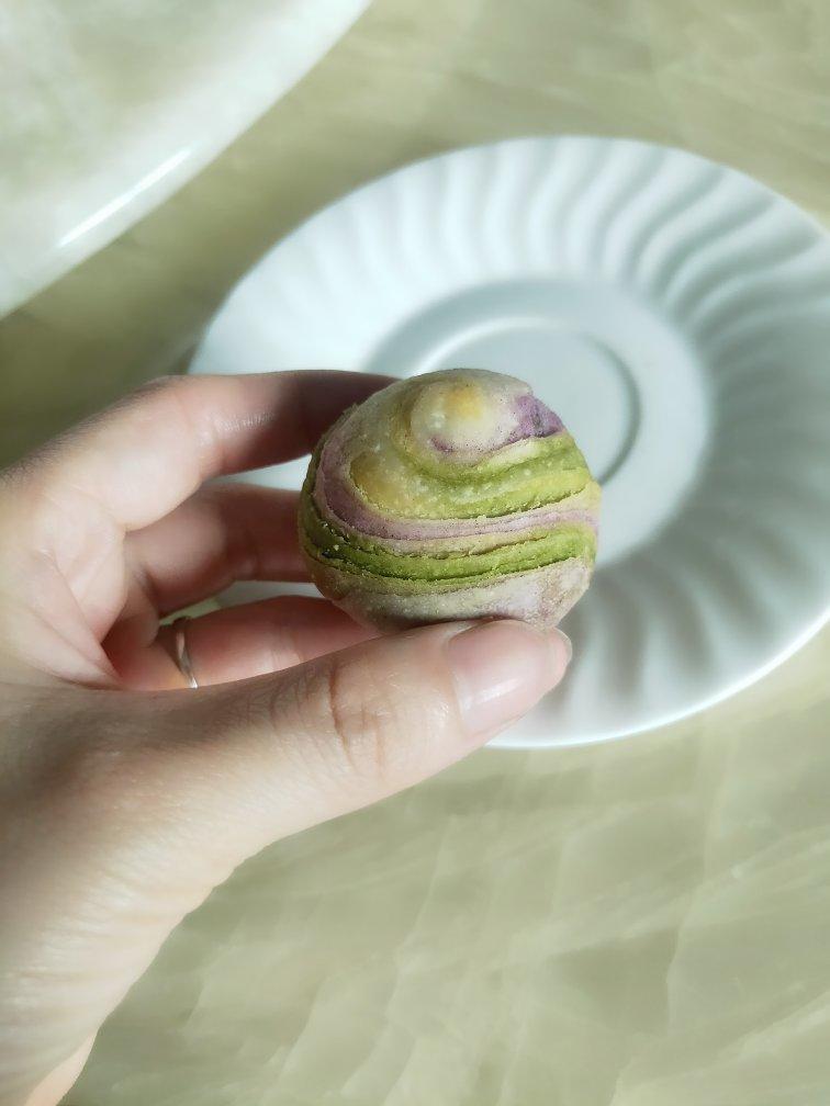 颜值控最喜欢的—星空七彩酥皮月饼