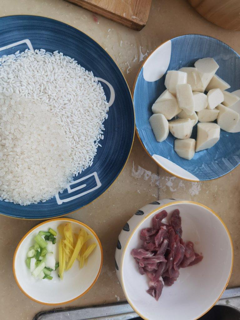 山药瘦肉粥【4月珐琅铸铁锅食谱】