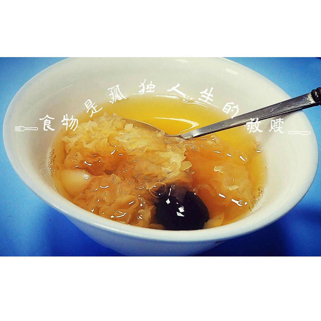 红枣银耳羹