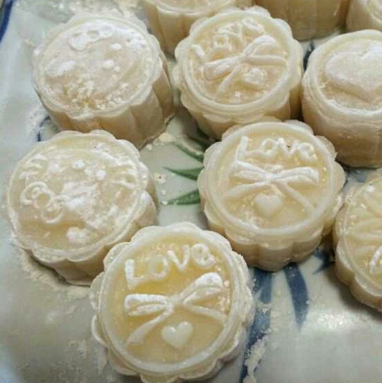 奶黄冰皮月饼