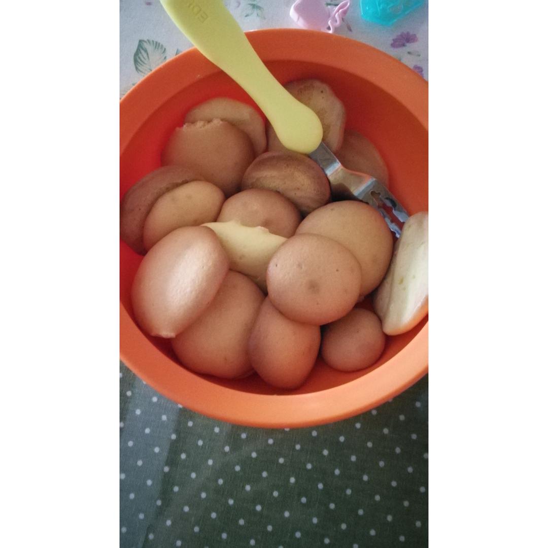 老少皆宜的蛋黄饼干