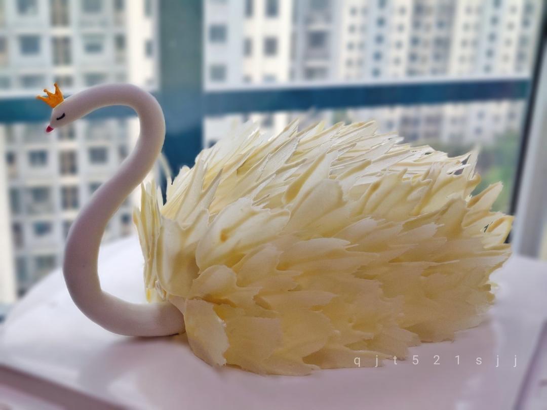 优雅的天鹅蛋糕