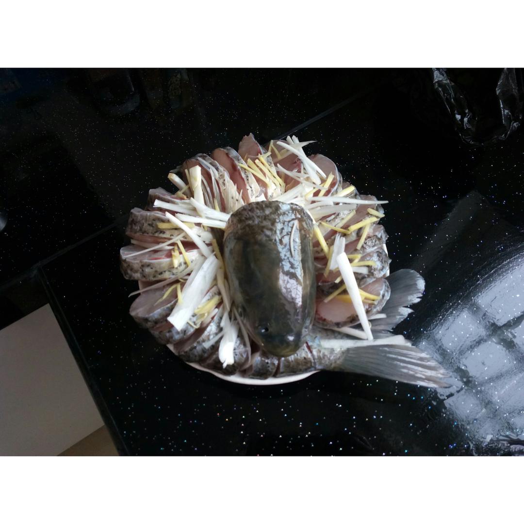 孔雀开屏清蒸鱼