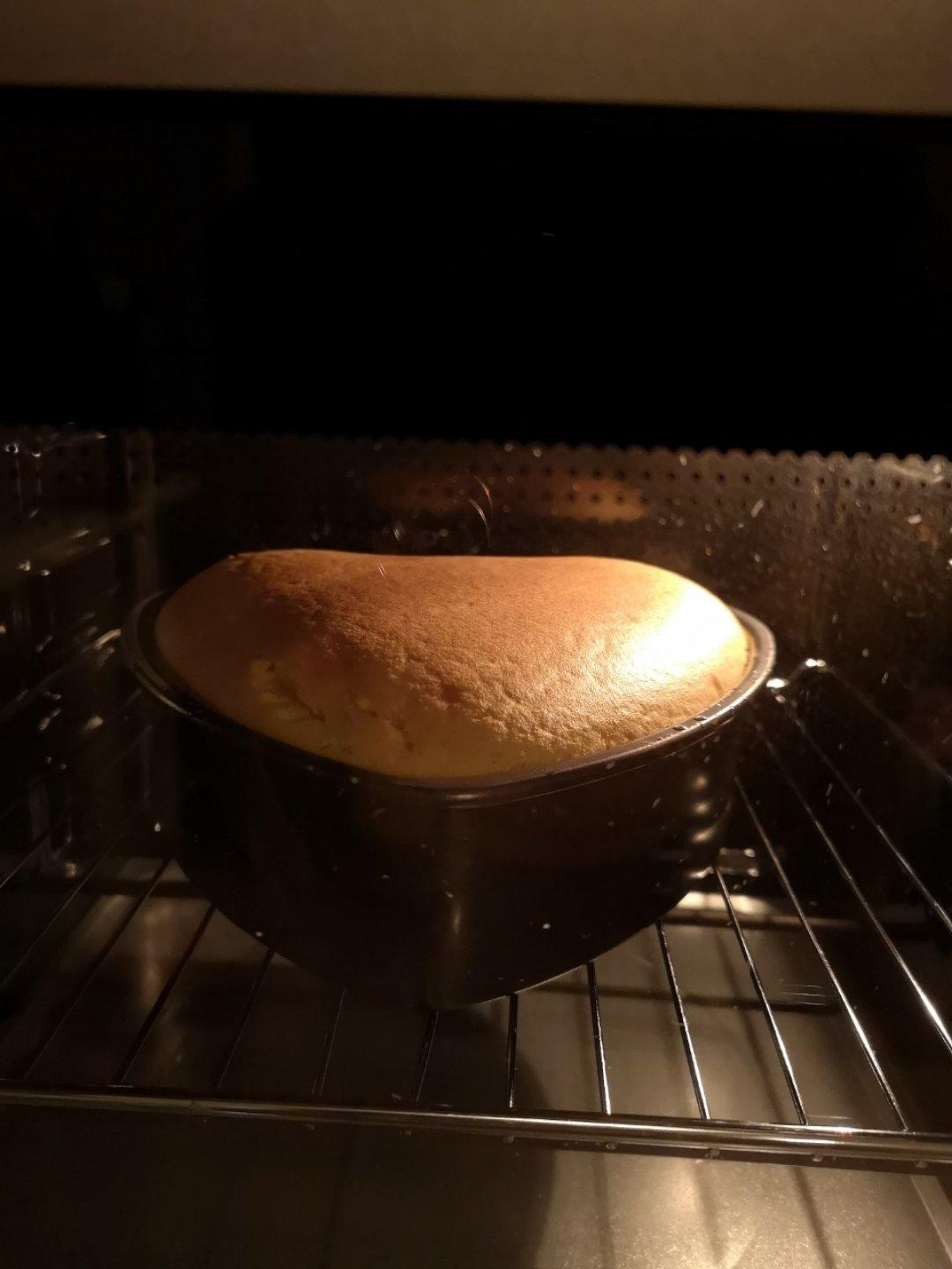 烤箱做蛋糕（戚风蛋糕的做法）