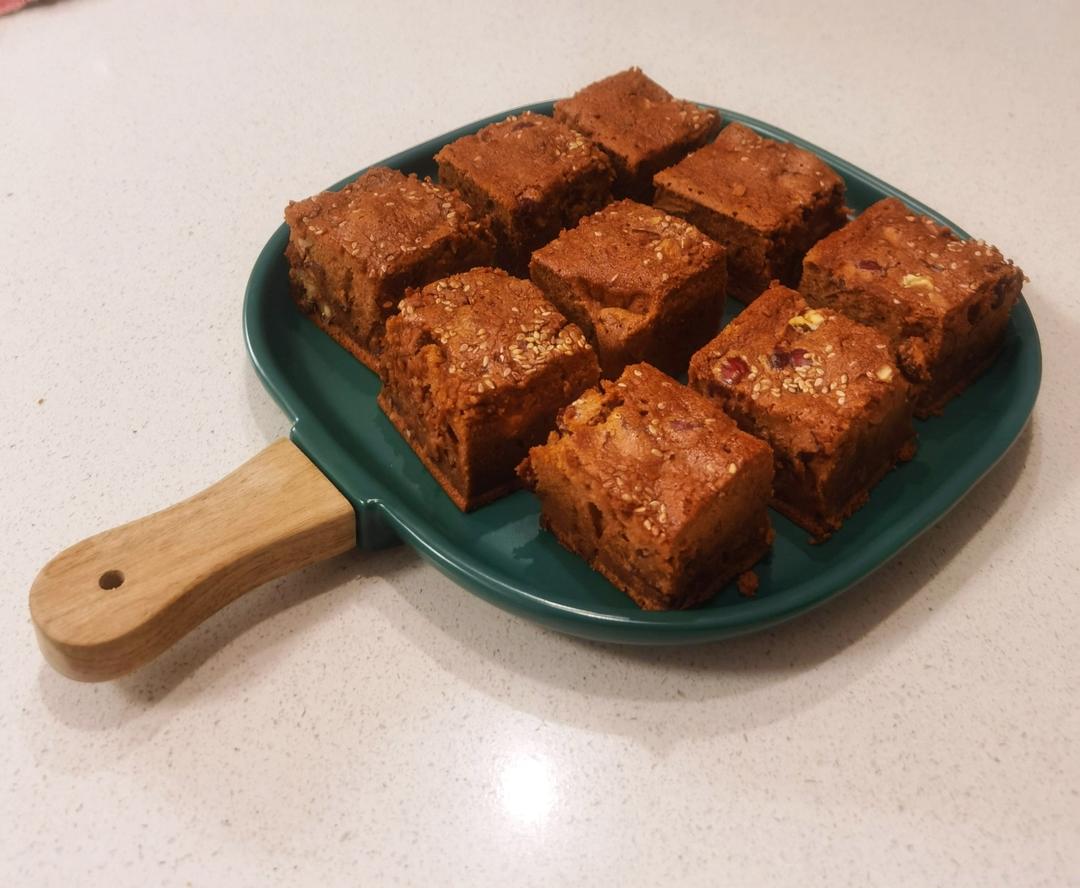 改良版红枣糕，此配方蓬松柔软，减油减糖，全蛋打发好操作