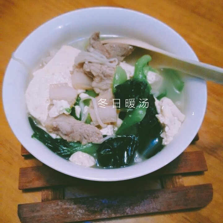金针菇豆腐肉片汤