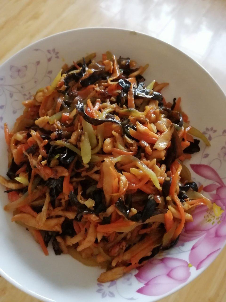 超好吃的鱼香肉丝（做法相当简单，一看就会）